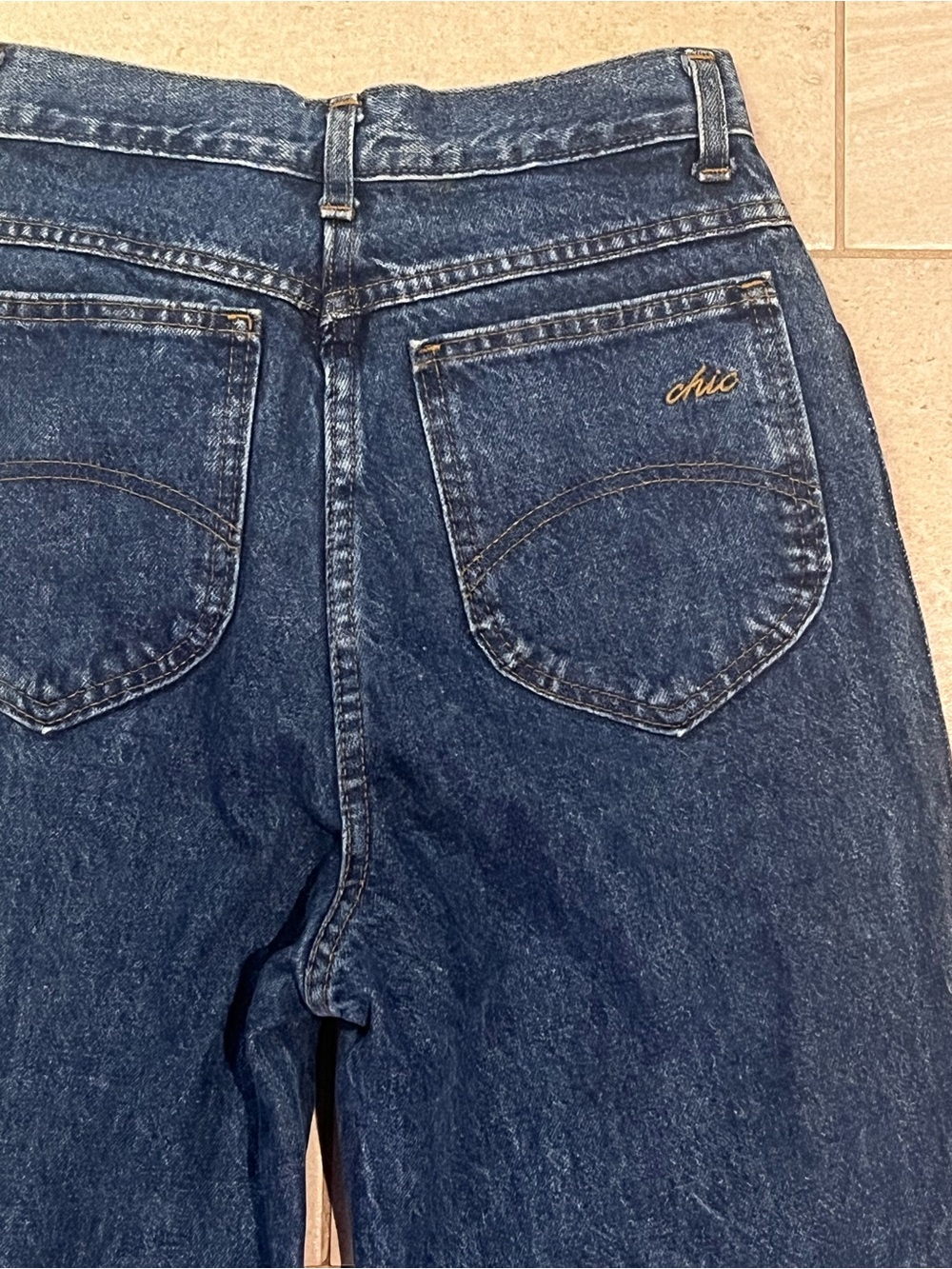 Chic High-Rise Dark Blue Tapered Women’s Jeans Size 9 tall